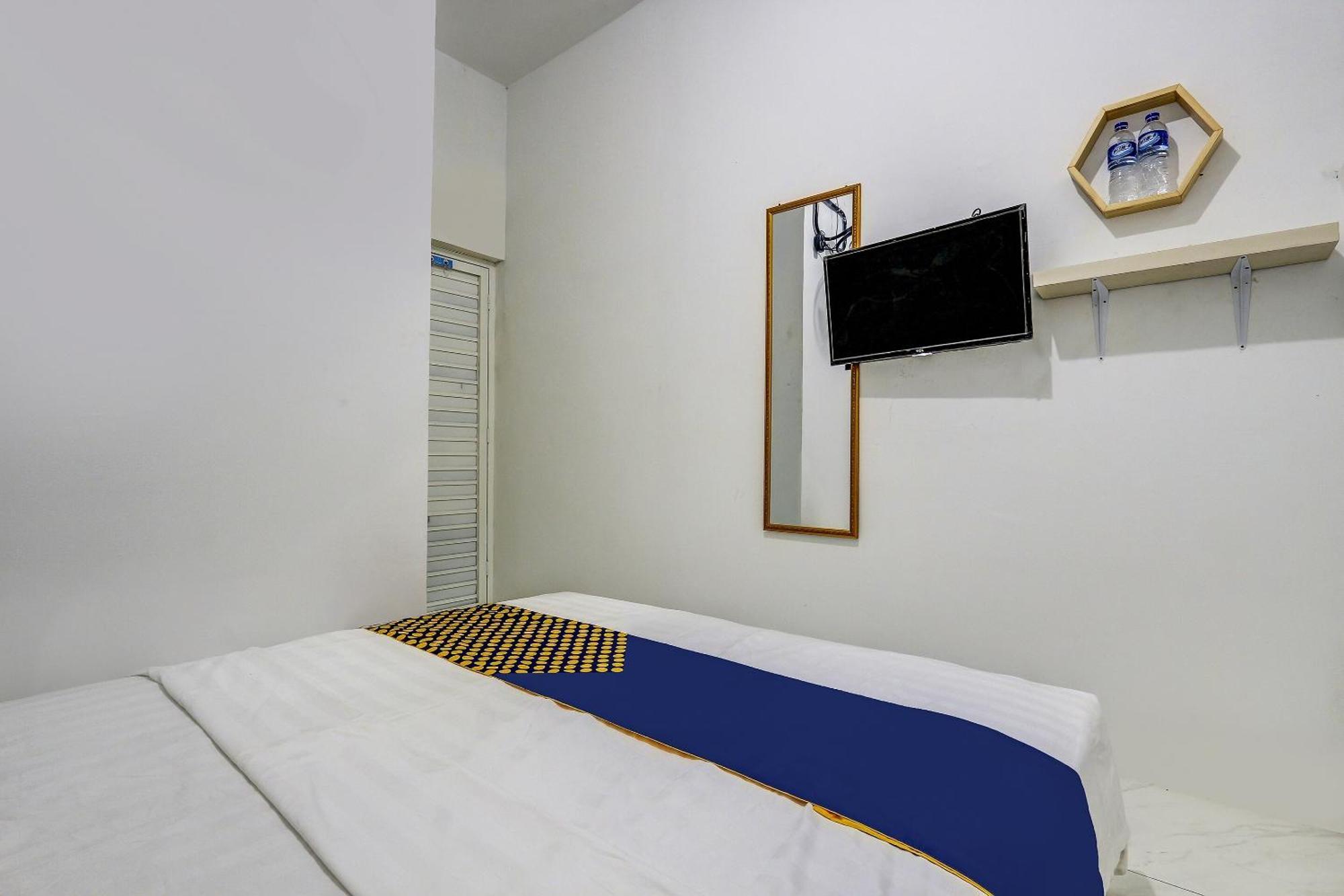 Hotel Spot On 90780 Gang Tengah Semarang
